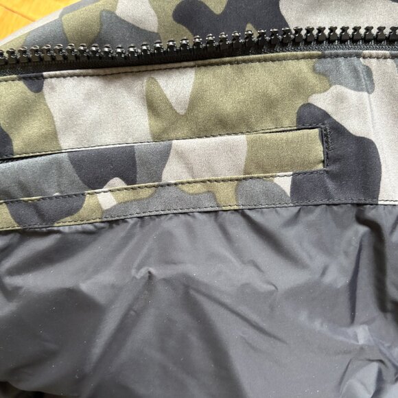 Canada Goose Camouflage Jacket Like New - Picture 3 of 9